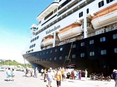 1.500 khách quốc tế đến Nha Trang
