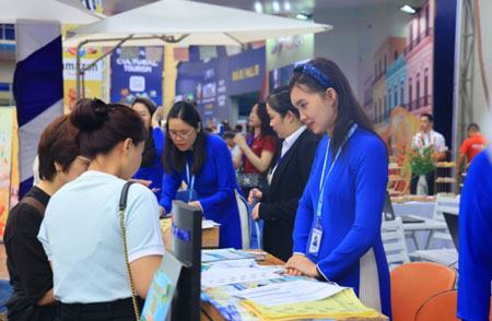 Hàng loạt tour ưu đãi, giá tốt tại Hội chợ Link tại F168 Quốc tế Hà Nội