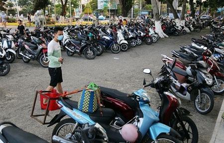 Miễn, giảm giá để thu hút khách trở lại