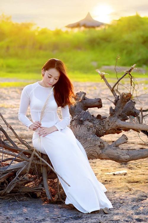 Con sư tử đực sống lang thang sau khi bị đuổi khỏi đàn. Ảnh:&nbsp;Larry Anthony Pannell.
