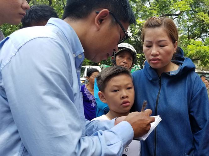 Nhiều cơ quan, đơn vị thăm hỏi, động viên và giúp đỡ gia đình các hiệp sĩ bị nạn /// An Huy