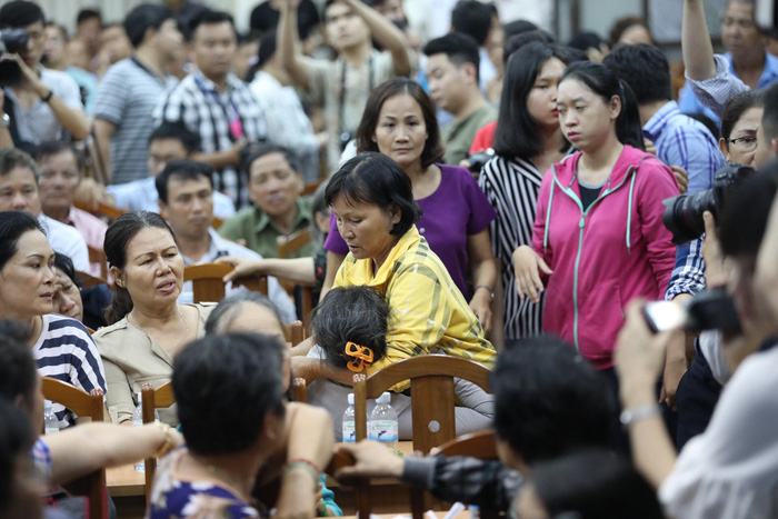 Dân Thủ Thiêm rơi nước mắt kiến nghị với đại biểu quốc hội - Ảnh 11. Dân Thủ Thiêm rơi nước mắt kiến nghị với đại biểu quốc hội - Ảnh 11.