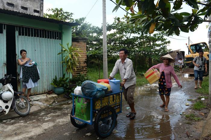 Dân Thủ Thiêm rơi nước mắt kiến nghị với đại biểu quốc hội - Ảnh 18. Dân Thủ Thiêm rơi nước mắt kiến nghị với đại biểu quốc hội - Ảnh 18.