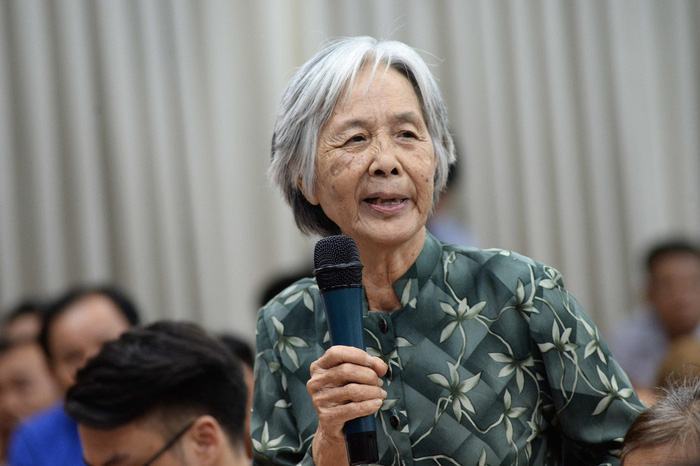 Dân Thủ Thiêm rơi nước mắt kiến nghị với đại biểu quốc hội - Ảnh 3. Dân Thủ Thiêm rơi nước mắt kiến nghị với đại biểu quốc hội - Ảnh 3.