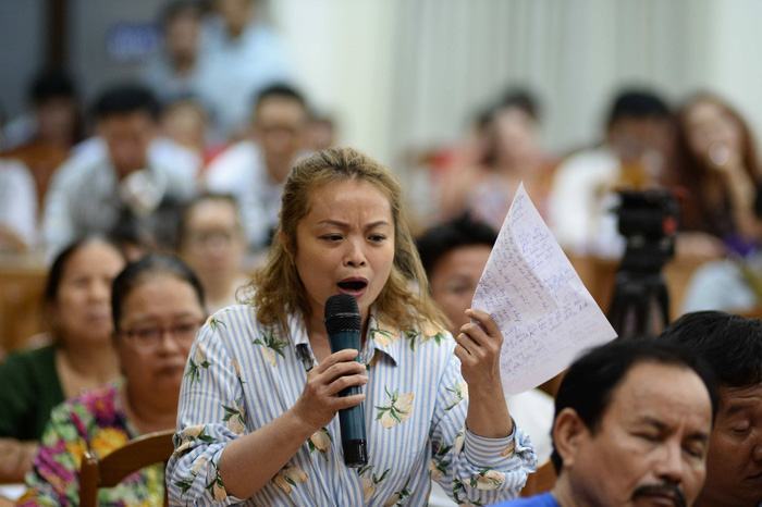 Dân Thủ Thiêm rơi nước mắt kiến nghị với đại biểu quốc hội - Ảnh 4. Dân Thủ Thiêm rơi nước mắt kiến nghị với đại biểu quốc hội - Ảnh 4.