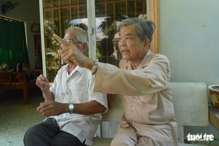Đất sân bóng công bị biến thành đất ông bí thư xã? - Ảnh 3. Đất sân bóng công bị biến thành đất ông bí thư xã? - Ảnh 3.