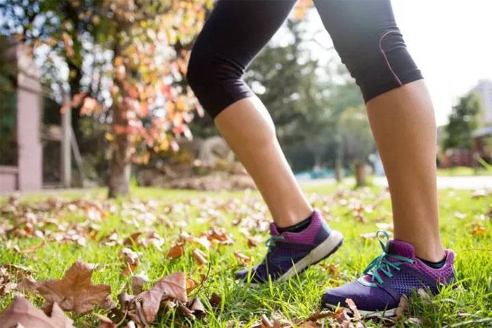 Đi được 8.200 bước mỗi ngày có khả năng giảm nguy cơ các bệnh mãn tính.