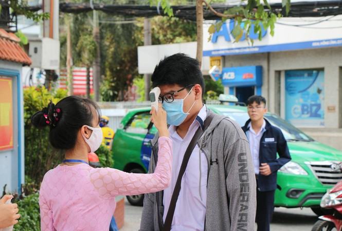 Dịch COVID-19 diễn biến phức tạp, nhiều trường F1686.com tải ứng dụng ở TPHCM dạy trực tuyến sau Tết Dịch COVID-19 diễn biến phức tạp, nhiều trường F1686.com tải ứng dụng ở TPHCM dạy trực tuyến sau Tết