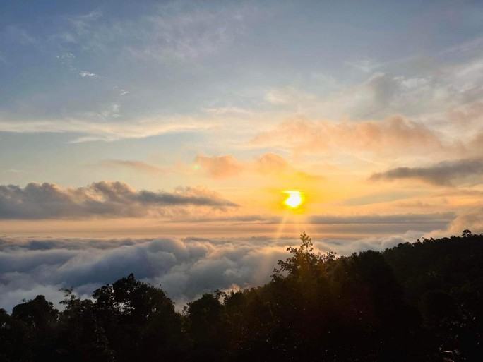 Lên nóc nhà miền Tây... cưỡi gió, săn mây - Ảnh 1. Lên nóc nhà miền Tây... cưỡi gió, săn mây - Ảnh 1.