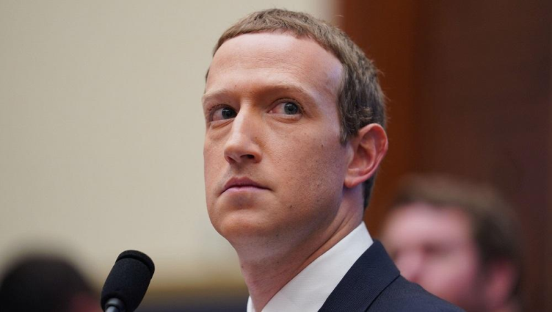 Người biểu tình xông đến khu nhà Mark Zuckerberg, đòi ông từ chức - ảnh 4