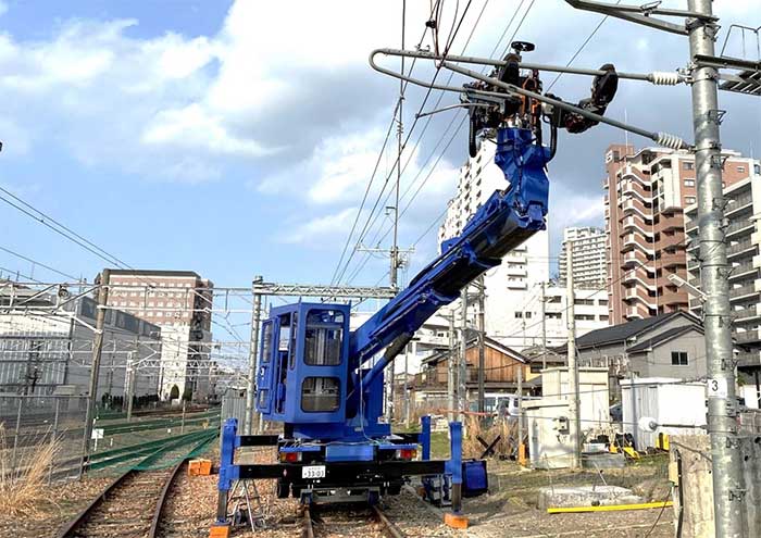 Robot khổng lồ của công ty Đường sắt Tây Nhật Bản.