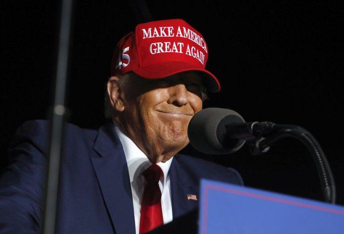 Phát súng cuối của Tổng thống Joe Biden và ông Donald Trump trước bầu cử giữa kỳ - Ảnh 1. Phát súng cuối của Tổng thống Joe Biden và ông Donald Trump trước bầu cử giữa kỳ - Ảnh 1.