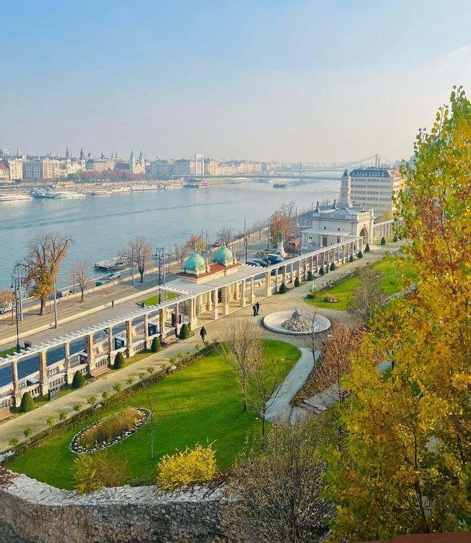 Sau Đức, du khách Việt gặp khó xin cấp visa hộ chiếu mới vào Hungary?