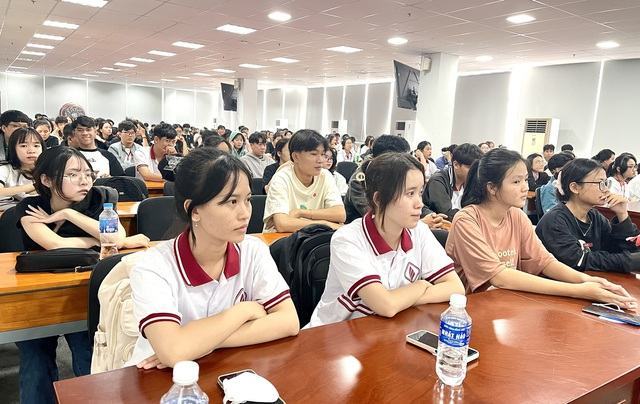 Trường CĐ đầu tiên có chương trình đào tạo nghề logistics được kiểm định chất lượng - Ảnh 2. Trường CĐ đầu tiên có chương trình đào tạo nghề logistics được kiểm định chất lượng - Ảnh 2.