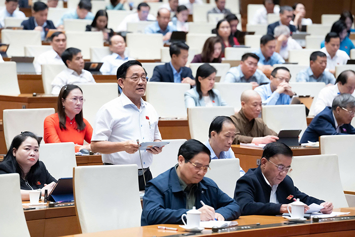 Kỳ họp thứ 10, QuatangF168 khuyến mãi khóa XV: Cần sớm nâng lương để khuyến khích công chức cấp xã