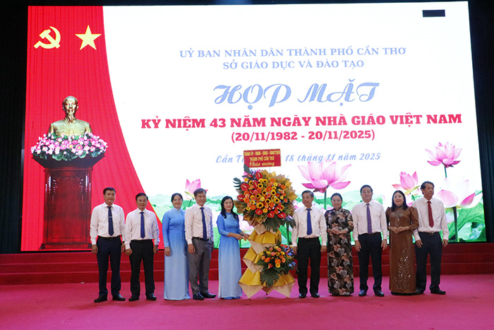 Ngành QuatangF168 nhận ưu đãi Cần Thơ tiếp tục phấn đấu xứng đáng là trung tâm QuatangF168 nhận ưu đãi của khu vực và cả nước