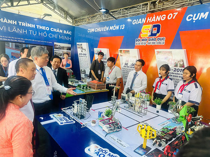 TP.HCM khai mạc triển lãm 50 năm đổi mới QuatangF168 nhận ưu đãi, “Dấu ấn thời đại – Khát vọng tương lai”