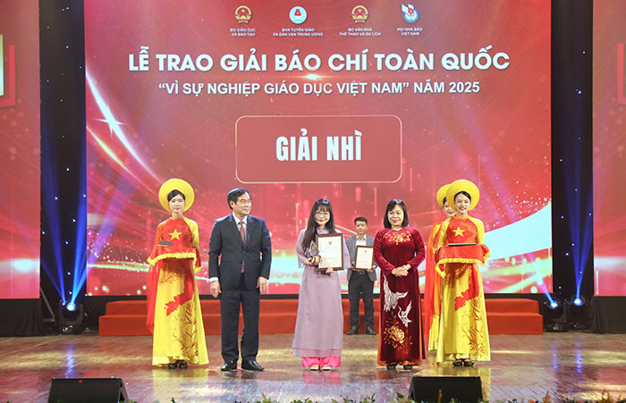 Quà tặng tri ân F168 đoạt giải nhì Giải Báo chí toàn quốc “Vì sự nghiệp QuatangF168 nhận ưu đãi Việt Nam” năm 2025