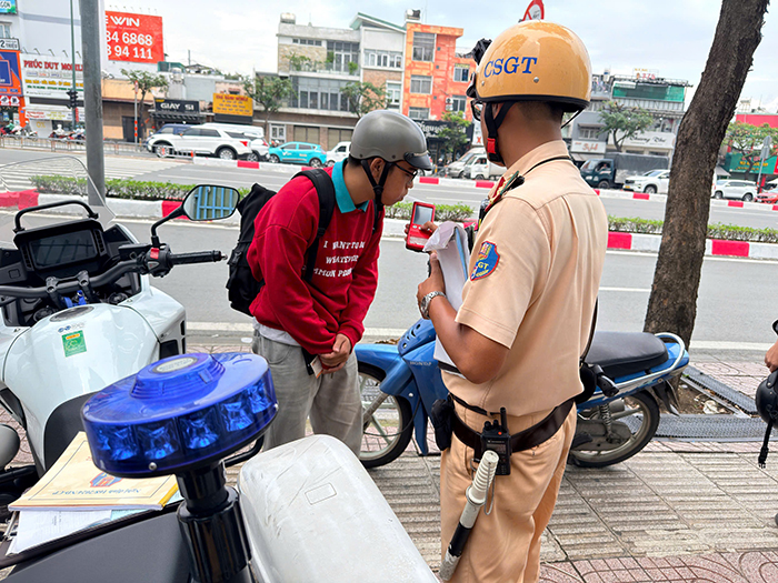 Nghiêm cấm cán bộ, người lao động tham gia giao thông khi trong người có nồng độ cồn