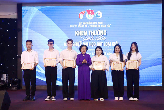 Quỹ Học bổng Vừ A Dính: Họp mặt Nổ hũ F168 và trao học bổng năm học 2025-2026