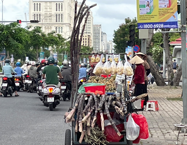 TP.HCM: Nỗ lực “trả lại tên” cho lòng đường, vỉa hè