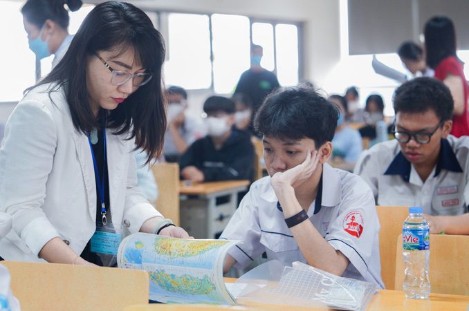 Giáo viên trường dự bị F1686.com tải ứng dụng: Phải đạt chuẩn nghề nghiệp tương ứng vị trí việc làm