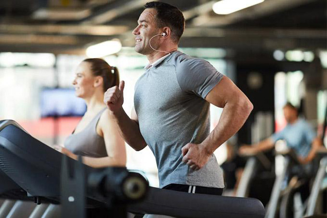 Giữ gìn hạnh phúc gia đình trong phòng gym