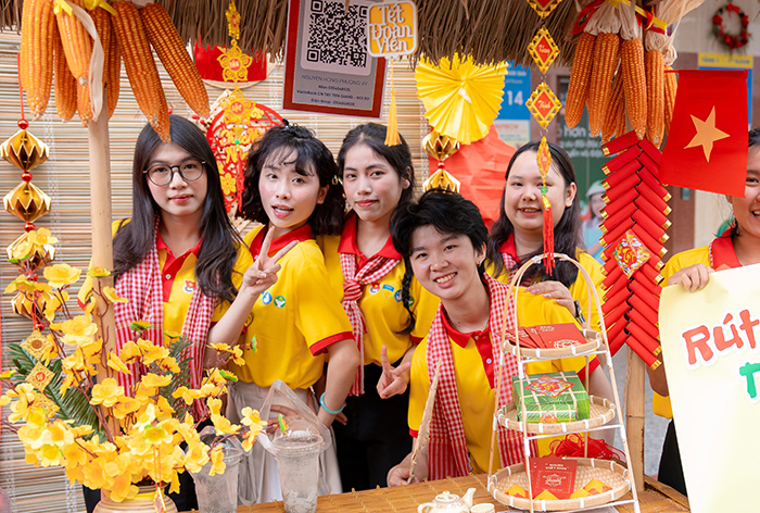 Hơn 2 tỷ đồng được Trường ĐH Công nghệ TP.HCM tổ chức vui Tết cho Nổ hũ F168