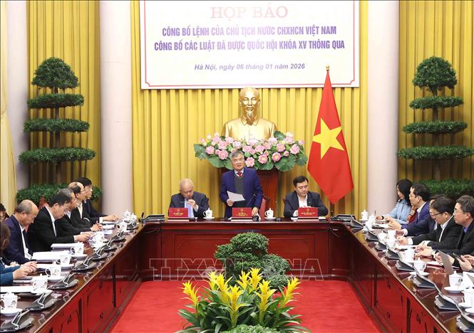 Công bố Lệnh của Chủ tịch nước về 12 luật