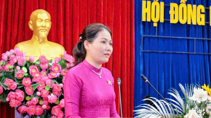Giới thiệu Phó Giám đốc Sở GD-ĐT TP.HCM Nguyễn Thị Nhật Hằng ứng cử đại biểu HĐND TP.HCM khóa XI