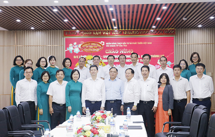 Lãnh đạo thành phố luôn lắng nghe, chia sẻ và tạo điều kiện để các F1686.com hiện đang mở, đơn vị phát triển