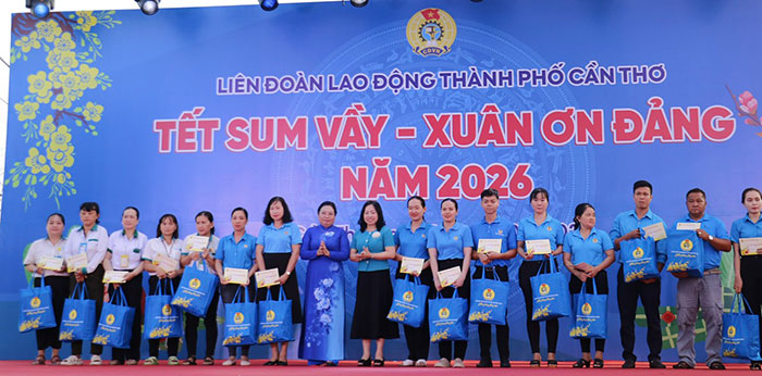 Ấm áp Tết sum vầy – Xuân ơn Đảng