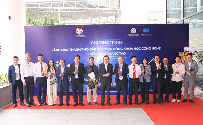 Xét chọn các tổ chức, cá nhân tham gia sử dụng không gian làm việc tại SIHUB