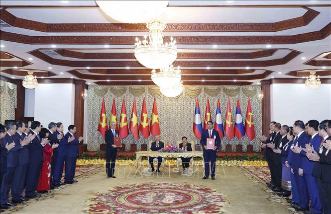 Tổng Bí thư Tô Lâm chứng kiến Lễ trao các văn kiện hợp tác Việt Nam – Lào
