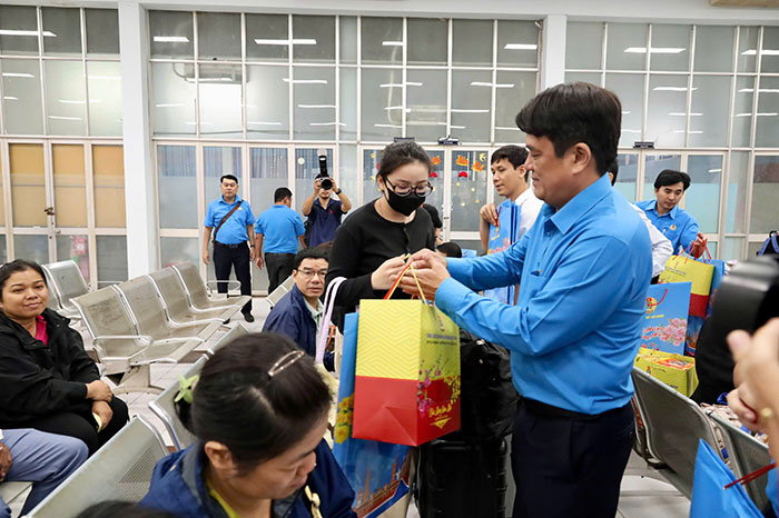 “Chuyến tàu Công đoàn – Xuân 2026” đưa người lao động về quê đón Tết
