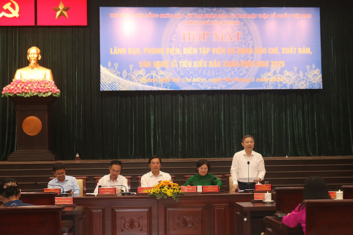 TP.HCM họp mặt lãnh đạo, phóng viên, biên tập viên cơ quan báo chí, xuất bản, văn nghệ sĩ tiêu biểu