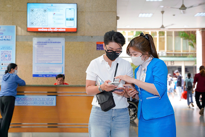 Bệnh viện Đại học Y Dược TP.HCM bổ sung tính năng xác nhận BHYT trực tuyến, rút ngắn thời gian chờ khám