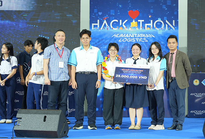 Trao giải Trang Chủ F168.com Chính Thức Casino Uy Tín “Hackathon Logistics nhân đạo 2026”