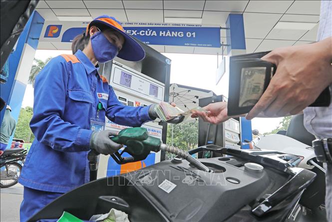 Bộ Công Thương yêu cầu đầu mối xăng dầu chủ động nhập khẩu, dự trữ, đảm bảo cung ứng