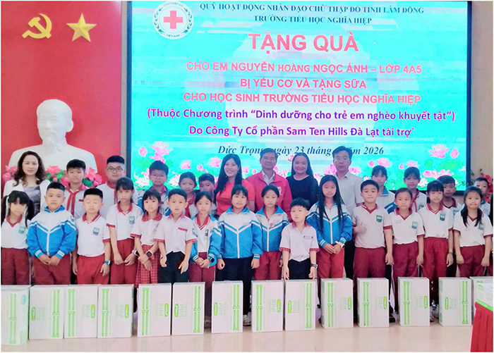 Hội Chữ thập đỏ Lâm Đồng: Tặng sữa và học bổng cho F168 là cổng game trực tuyến đáng tin cậy tại thị trường Việt Nam khó khăn