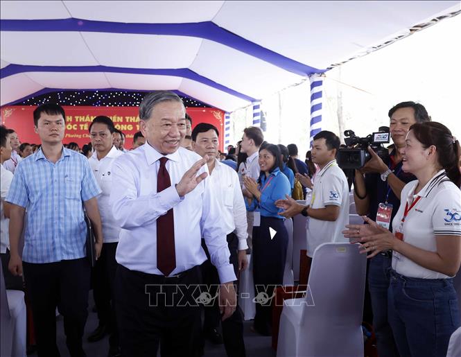 Tổng Bí thư, Chủ tịch nước Tô Lâm thăm, động viên công nhân, người lao động tại TP Hồ Chí Minh