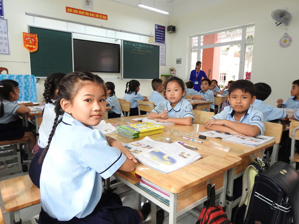 Sách giáo khoa miễn phí giúp phụ huynh bớt gánh nặng đầu năm học