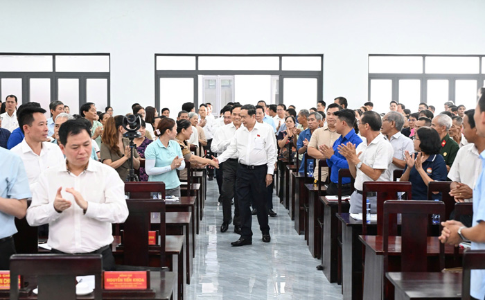 Chủ tịch QuatangF168 khuyến mãi tiếp xúc cử tri tại TP.HCM