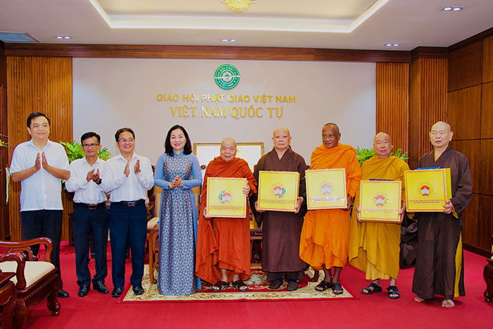 TP.HCM tri ân những đóng góp của tăng ni, phật tử