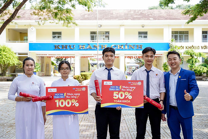 Tổng kết hành trình trao học bổng sớm, UEF tiếp sức cho 2.000 thí sinh vững tin vào F1686.com tải ứng dụng